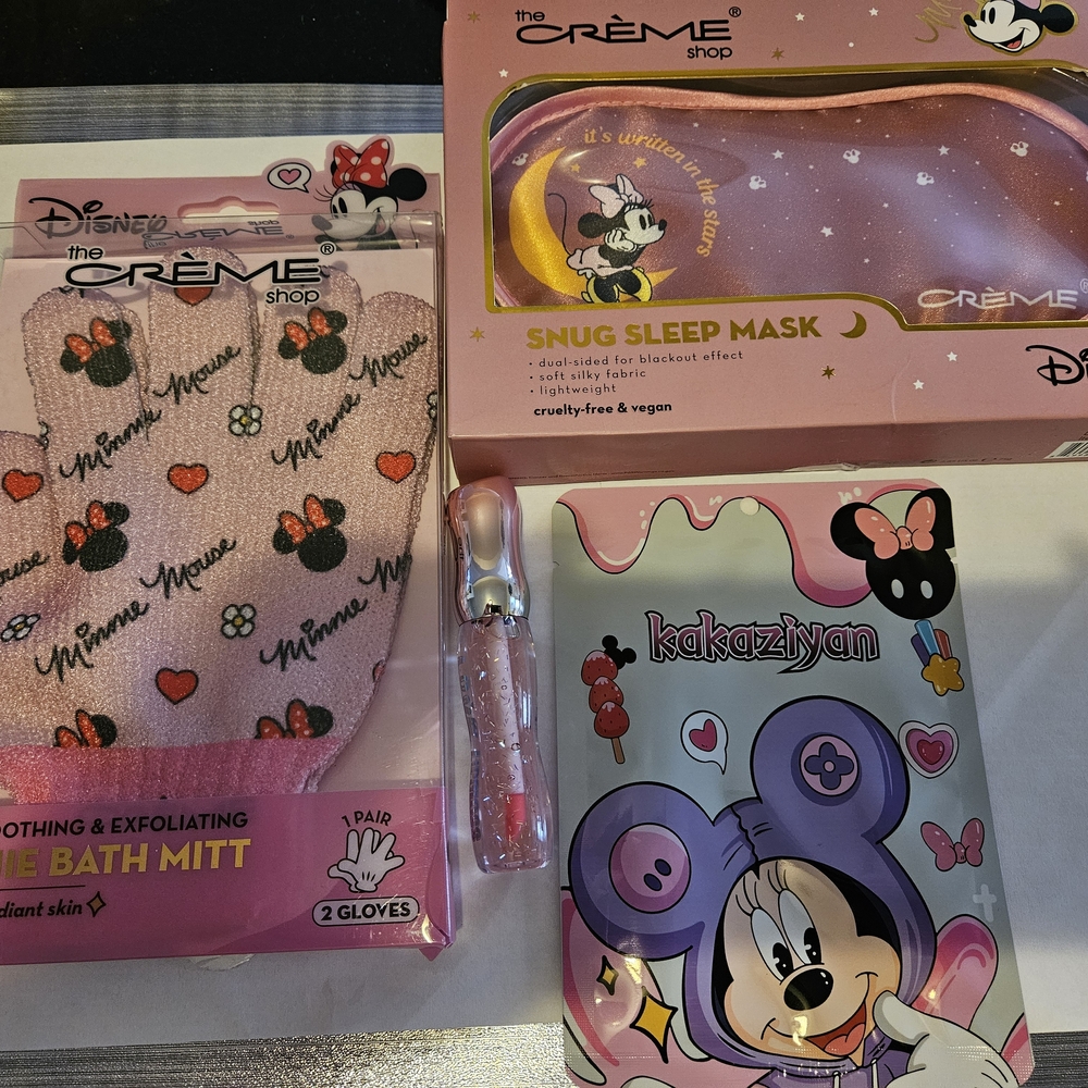The Crème Shop x Disney Minnie Pink Snug Sleep Mask Bundle🎀